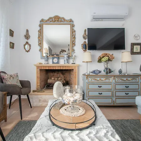 Olive By Seaside Villa Planos